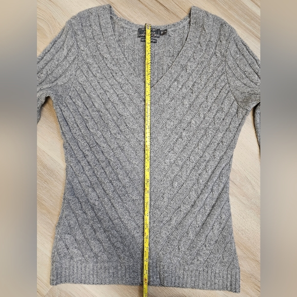 Isabelle 100% Cashmere Sweater - Picture 10 of 11